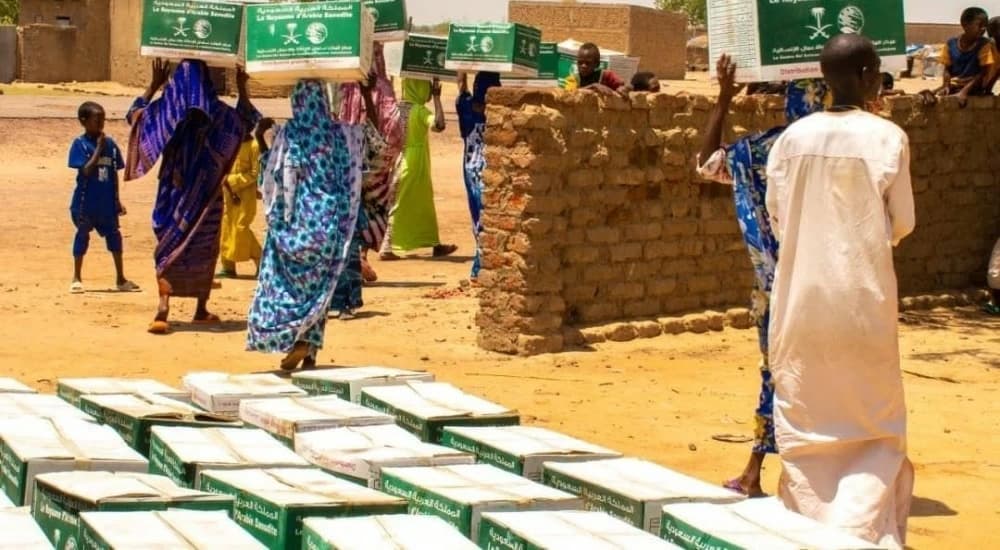 مركز الملك سلمان يوزع 250 حقيبة عناية شخصية في تشاد